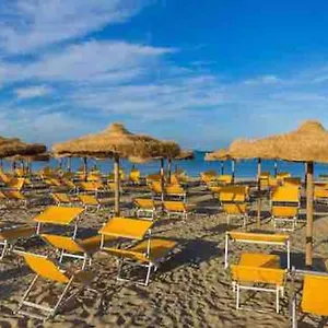  Appartamento Casa Boss Tirrenia Stella Maris, Con Accesso Italia